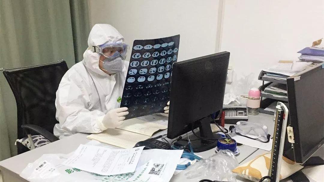 七一二所門(mén)診部負(fù)責(zé)人、后勤服務(wù)中心副主任李浩